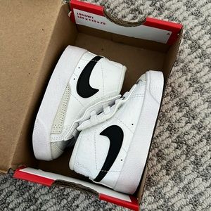 Baby Nike blazer mid ‘77